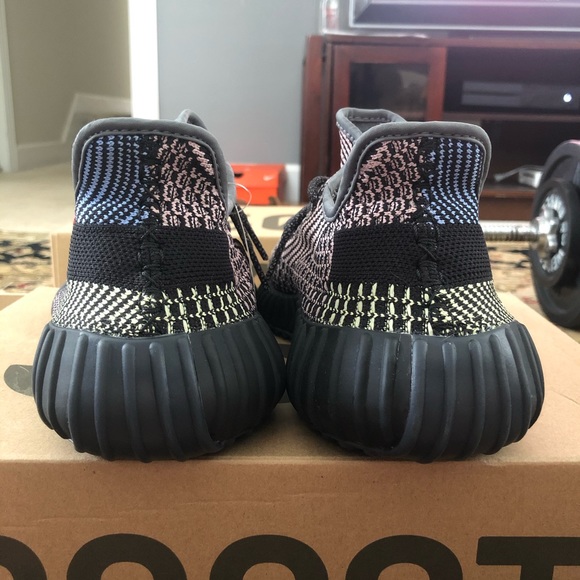 Yeezy 350 v2 Yecheil